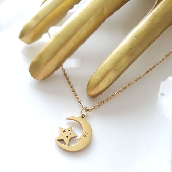 New! FP Star & Moon Necklace - Picture 1 of 15